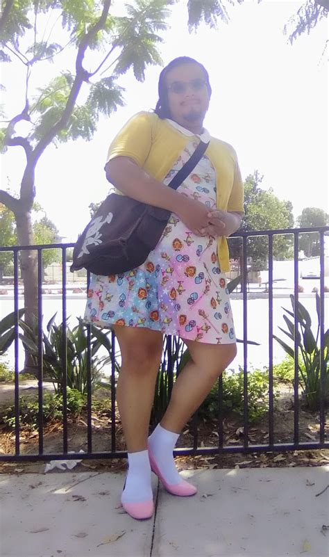 Watch chubby femboy Videos .